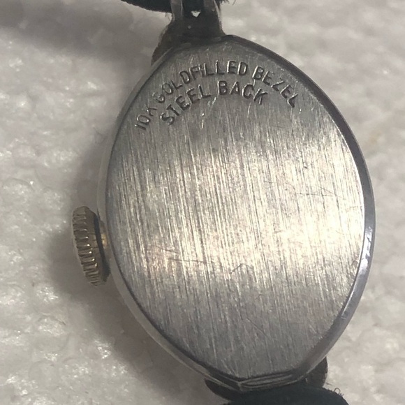 VTG Wittnauer 10k GF Bezel Oval Watch 2 Diamond Accents Not Running Original Box - Picture 5 of 6